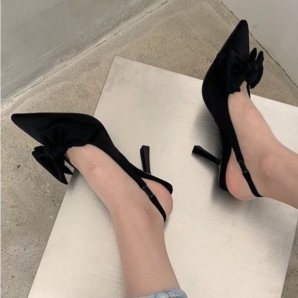 BRANDED PUMPS WITH HEEL IN STOCK - Picture 2 of 5